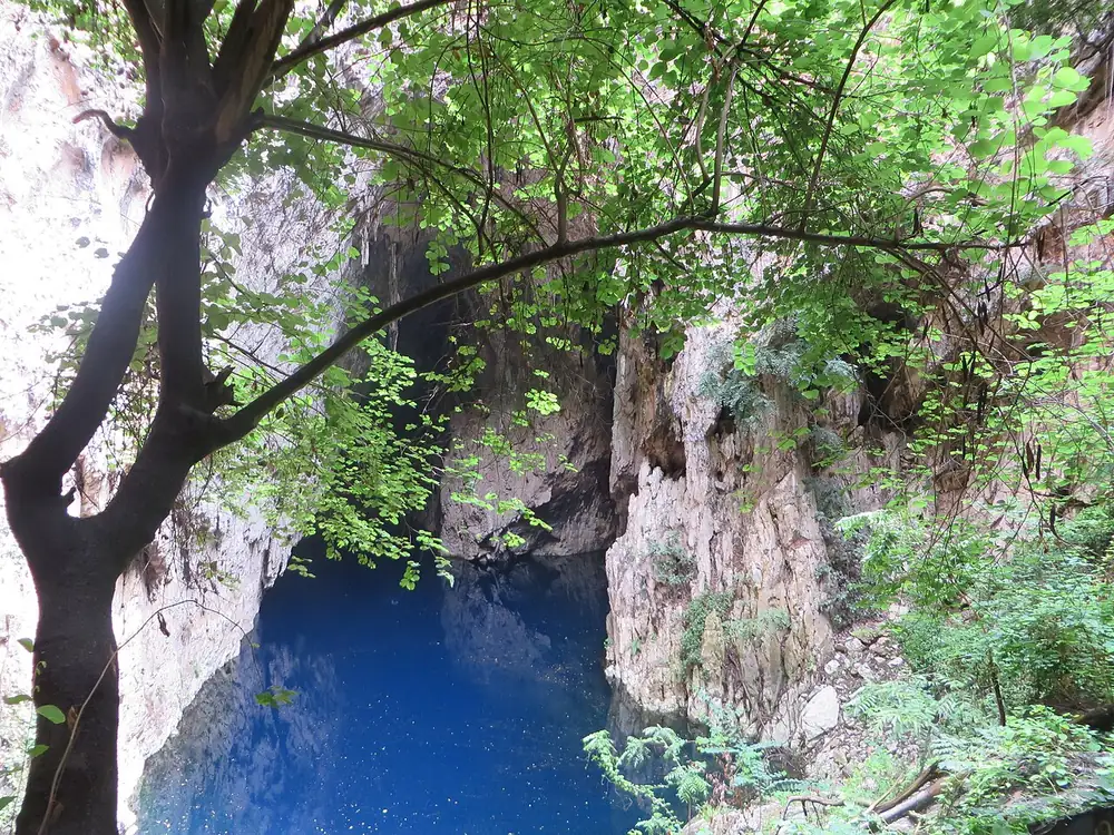 Chinhoyi Caves Trail